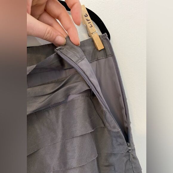 The Loft, Tiered, Silk Skirt, Gray, Thigh Length, Size 8 - Picture 6 of 9